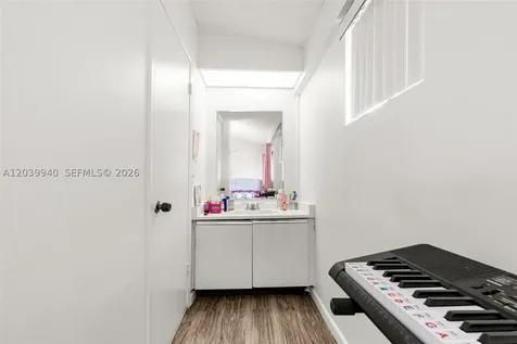 4293 N 76th Avenue Davie FL 33024
