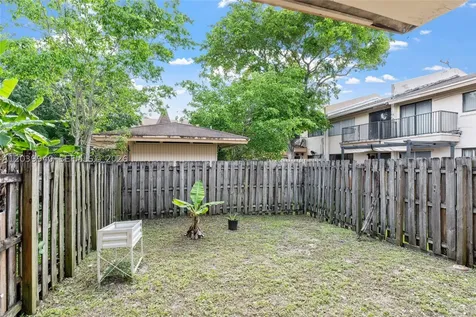 4293 N 76th Avenue Davie FL 33024