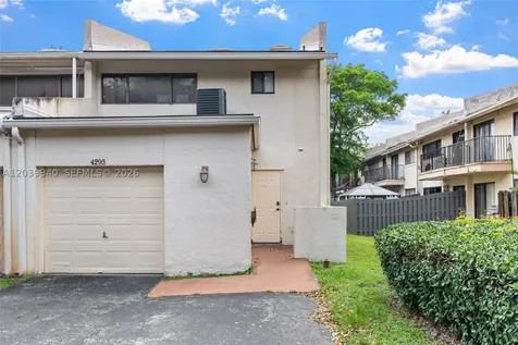 4293 N 76th Avenue Davie FL 33024