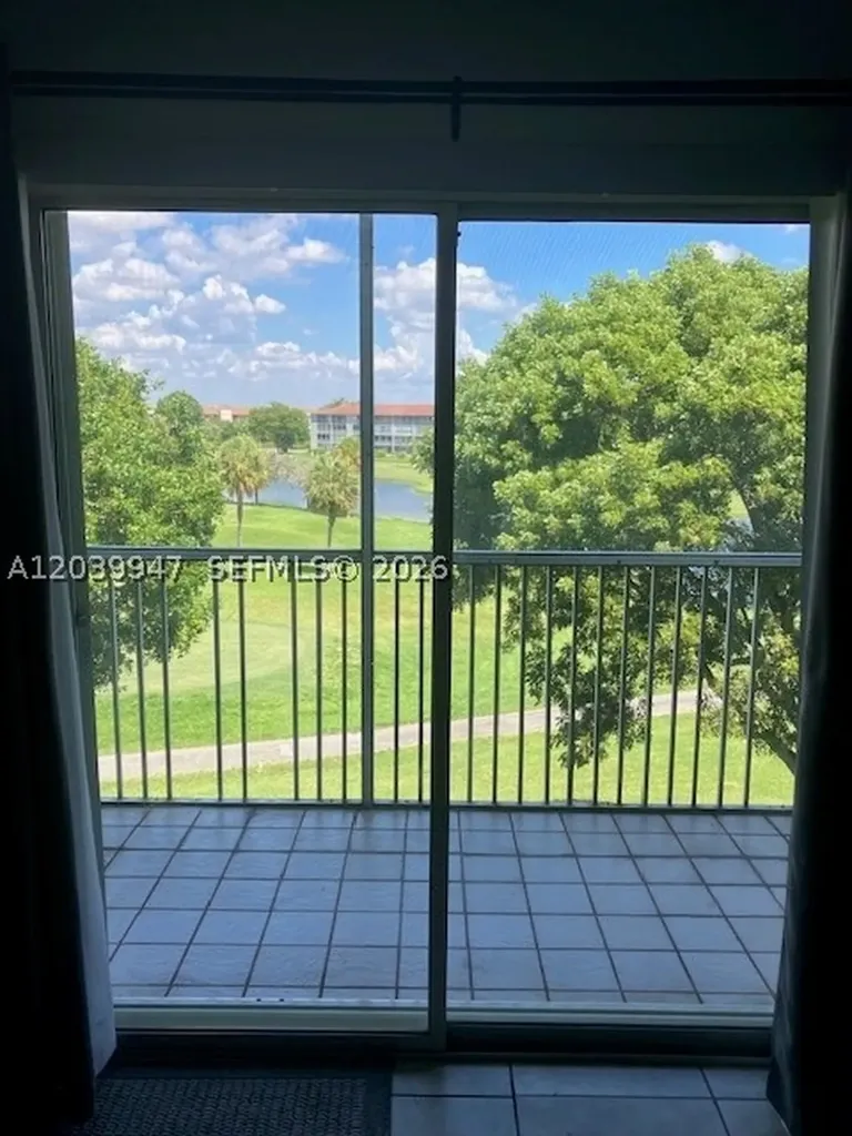 850 SW 133 Terrace Pembroke Pines FL 33027