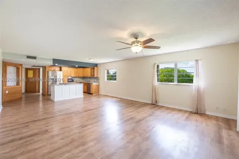 500 SW 130th Terrace Pembroke Pines FL 33027