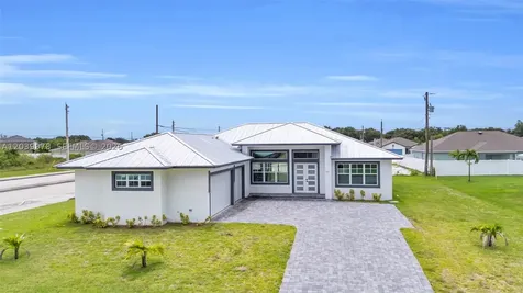 121 SW Sea Lion Road Port St. Lucie FL 34953