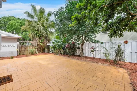 9836 NW 2nd Court Plantation FL 33324