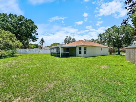 239 Chardonnay Place Tampa FL 33594
