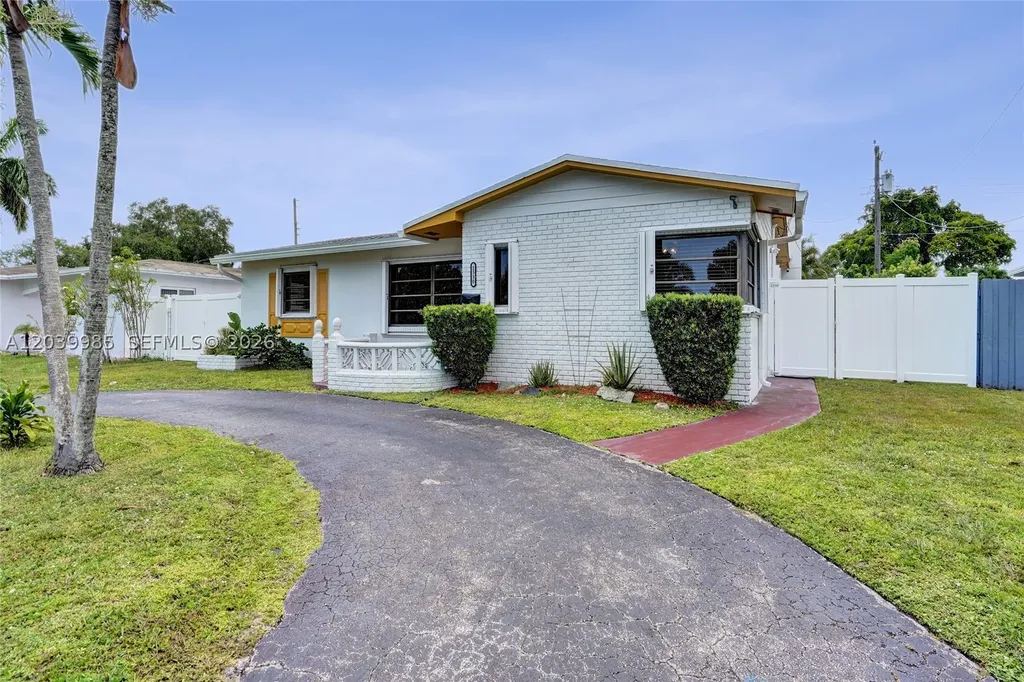 1530 N 73rd Avenue Hollywood FL 33024