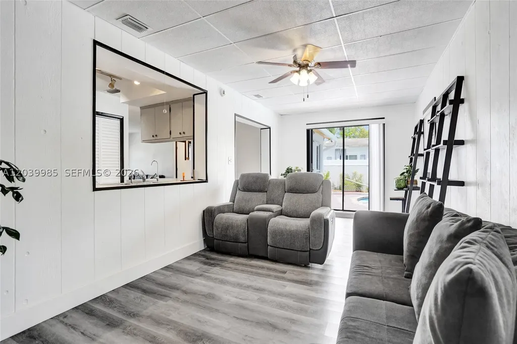 1530 N 73rd Avenue Hollywood FL 33024