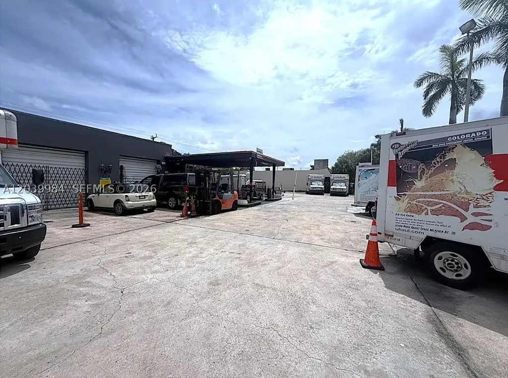 2828 N Hollywood Boulevard Hollywood FL 33020