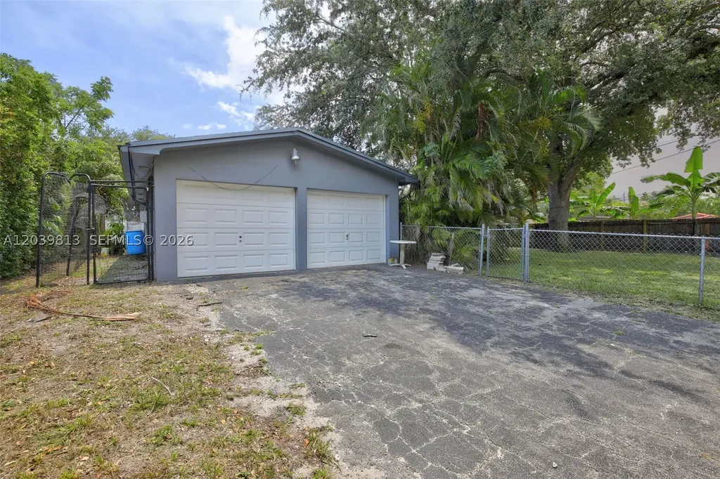 5511 Taylor Street Hollywood FL 33021