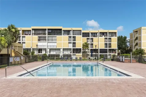 9180 Fontainebleau Boulevard Miami FL 33172