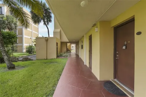 9180 Fontainebleau Boulevard Miami FL 33172