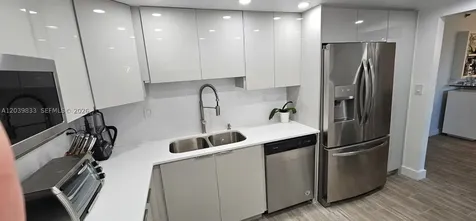 17600 N Bay Road Sunny Isles Beach FL 33160