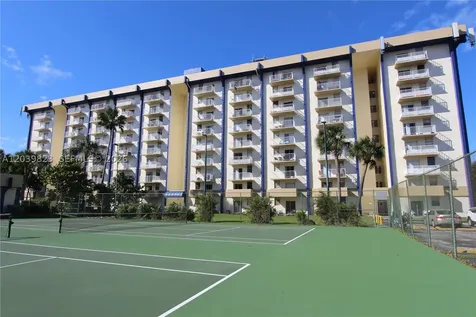 4550 NW 9th Street Miami FL 33126