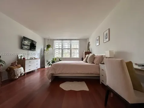5700 Collins Avenue Miami Beach FL 33140