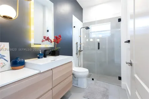 5853 NW 111th Avenue Doral FL 33178