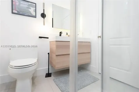 5853 NW 111th Avenue Doral FL 33178