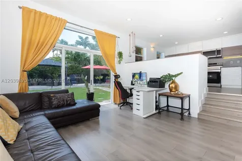 5853 NW 111th Avenue Doral FL 33178