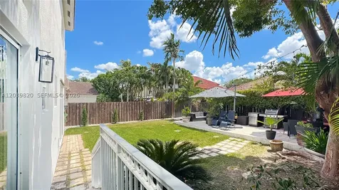 5853 NW 111th Avenue Doral FL 33178