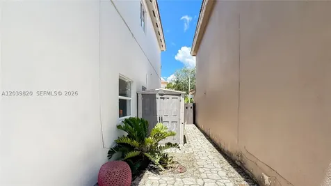 5853 NW 111th Avenue Doral FL 33178