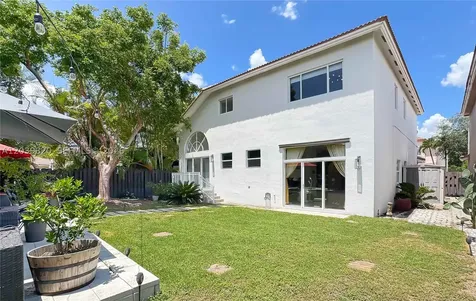 5853 NW 111th Avenue Doral FL 33178