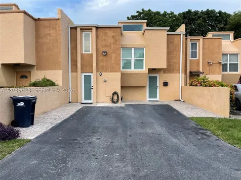6653 SW 140th Avenue Miami FL 33183