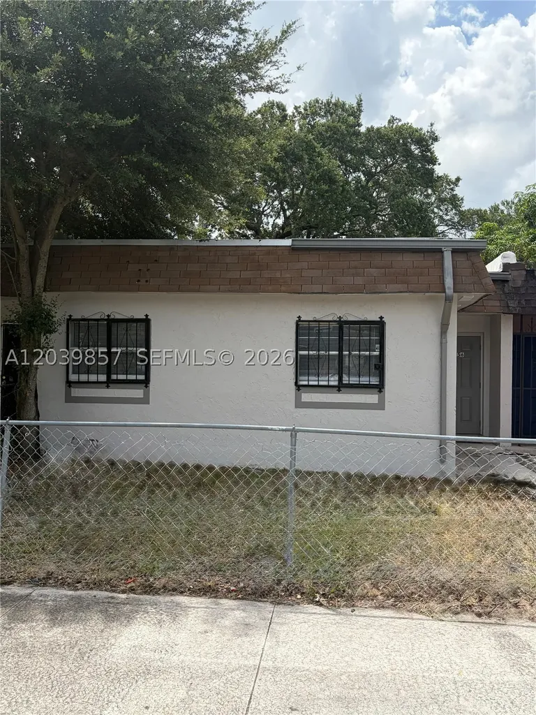 3856 NW 207 St Road Miami Gardens FL 33055
