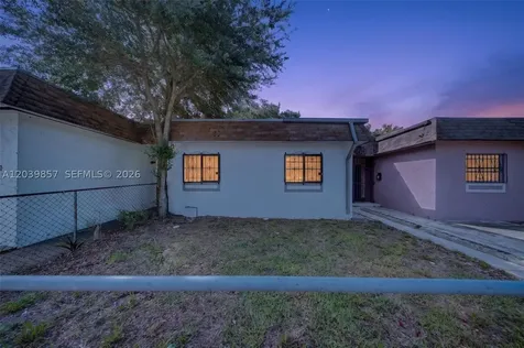 3856 NW 207 St Road Miami Gardens FL 33055