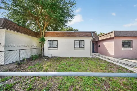 3856 NW 207 St Road Miami Gardens FL 33055