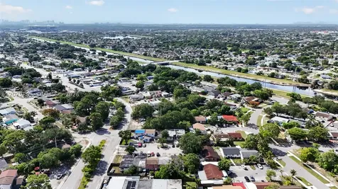 3856 NW 207 St Road Miami Gardens FL 33055