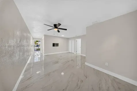 3856 NW 207 St Road Miami Gardens FL 33055