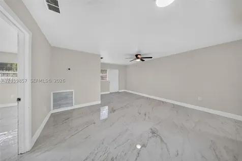 3856 NW 207 St Road Miami Gardens FL 33055