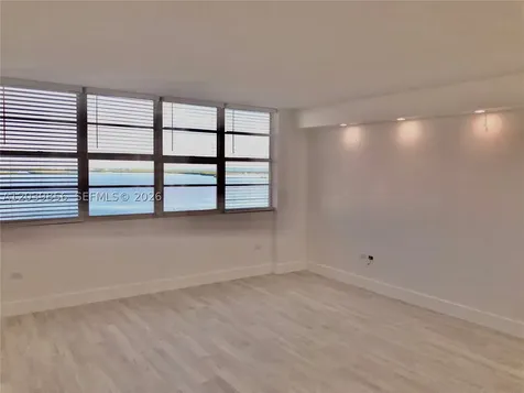 905 Brickell Bay Drive Miami FL 33131