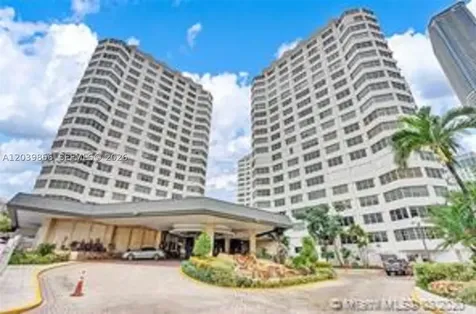 905 Brickell Bay Drive Miami FL 33131