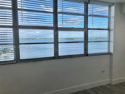 905 Brickell Bay Drive Miami FL 33131