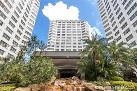 905 Brickell Bay Drive Miami FL 33131