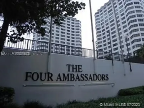 905 Brickell Bay Drive Miami FL 33131