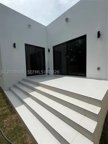 1860 NW 48th Street Miami FL 33142