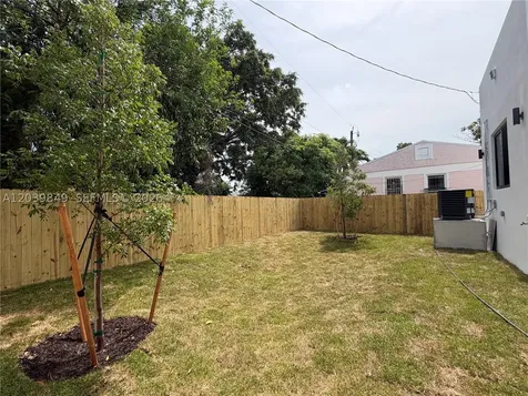 1860 NW 48th Street Miami FL 33142