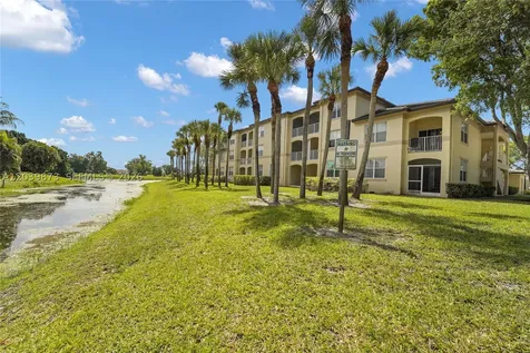 2020 Greenview Shores Boulevard Wellington FL 33414