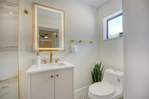 654 NW 45th Street Oakland Park FL 33309