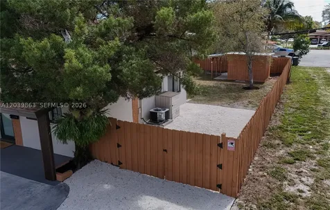 654 NW 45th Street Oakland Park FL 33309