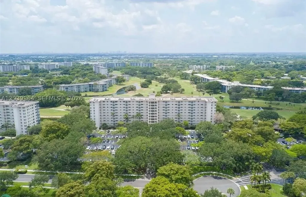 3520 Oaks Way Pompano Beach FL 33069
