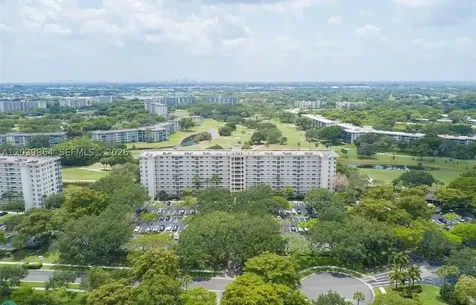 3520 Oaks Way Pompano Beach FL 33069