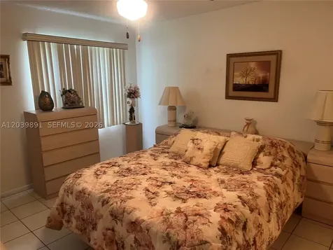 1100 SW 128th Terrace Pembroke Pines FL 33027