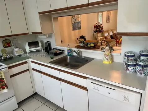 1100 SW 128th Terrace Pembroke Pines FL 33027