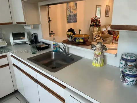 1100 SW 128th Terrace Pembroke Pines FL 33027