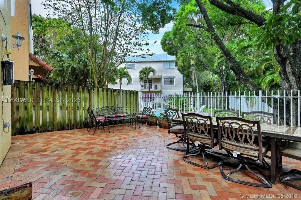 409 SW 5th Street Fort Lauderdale FL 33315