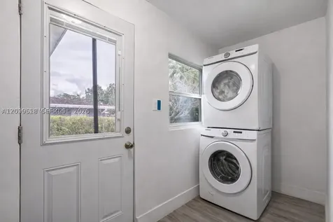 65 NW 118th Street Miami FL 33168