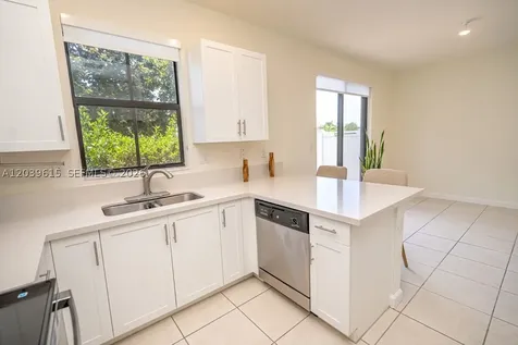 11064 W 33rd Way Hialeah FL 33018