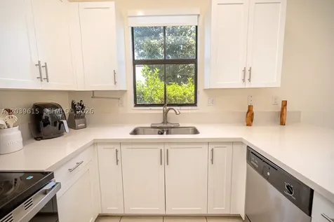 11064 W 33rd Way Hialeah FL 33018