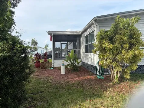 35303 SW 180th Ave 321-322 Homestead FL 33034